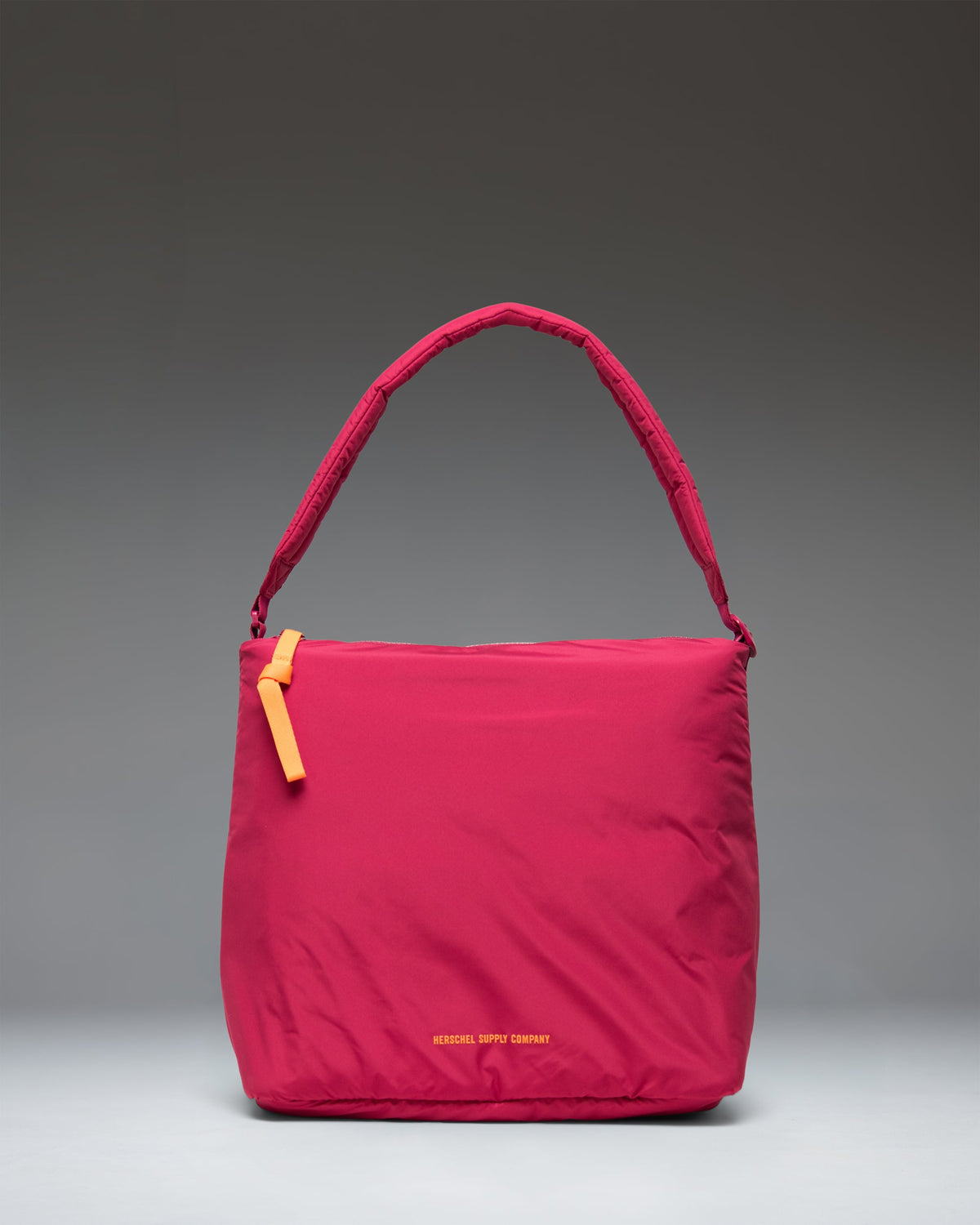 Cloudform Tote Q0